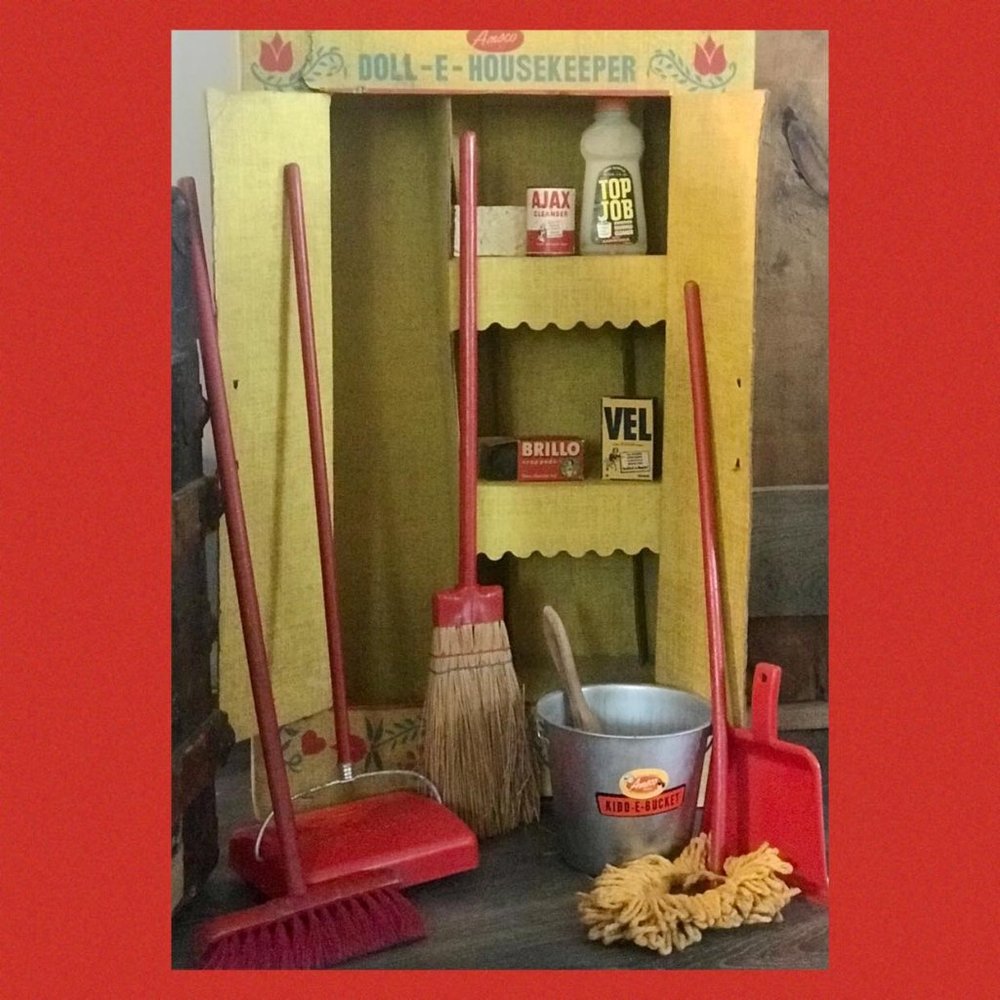 1950s Amsco Toy Doll-E-Housekeeper Cabinet Set